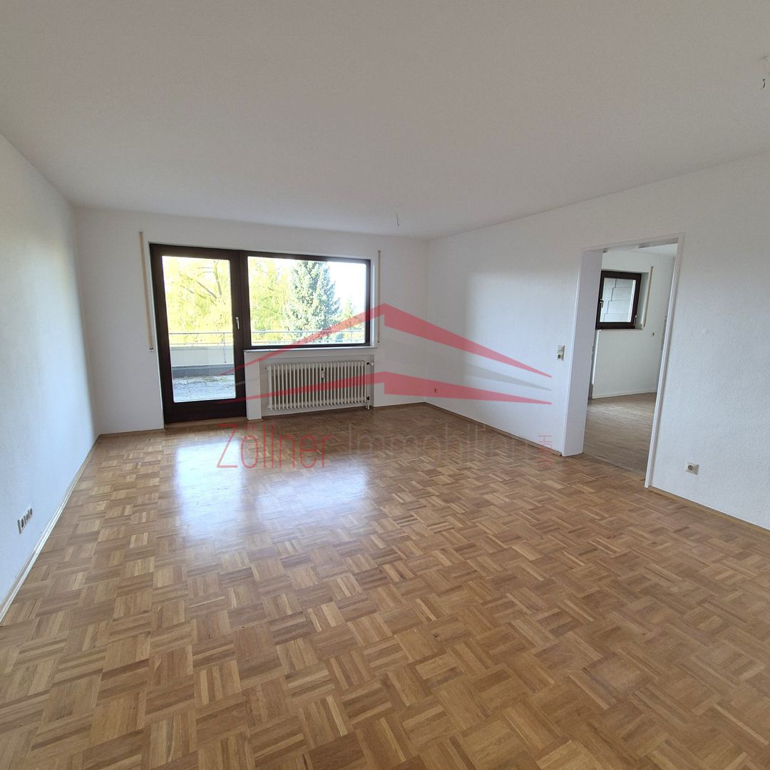 Helle 2 Zimmerwohnung mit großem Balkon und schönem Ausblick