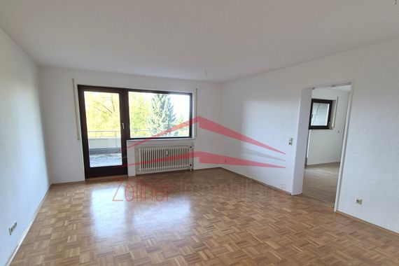 Helle 2 Zimmerwohnung mit großem Balkon und schönem Ausblick