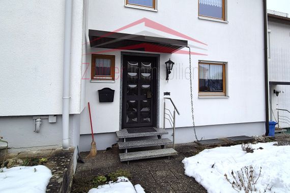 Gepflegtes Reihenmittelhaus mit großer Terrasse und Garage in ruhiger Lage von Aalen-Triumphstadt