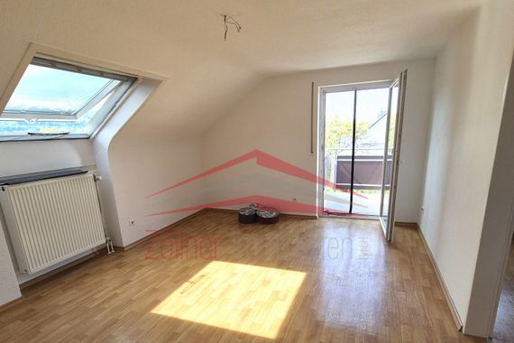 Schöne, Moderne 3-Zimmer-Dachgeschosswohnung in zentraler Lage